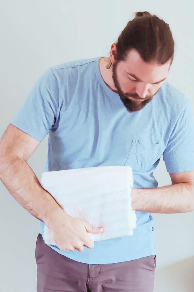 fold towels - 323 step 3 last 3rd